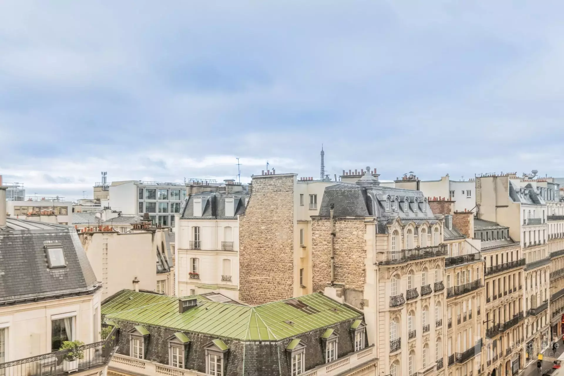 Flat Rue La Boétie in Paris