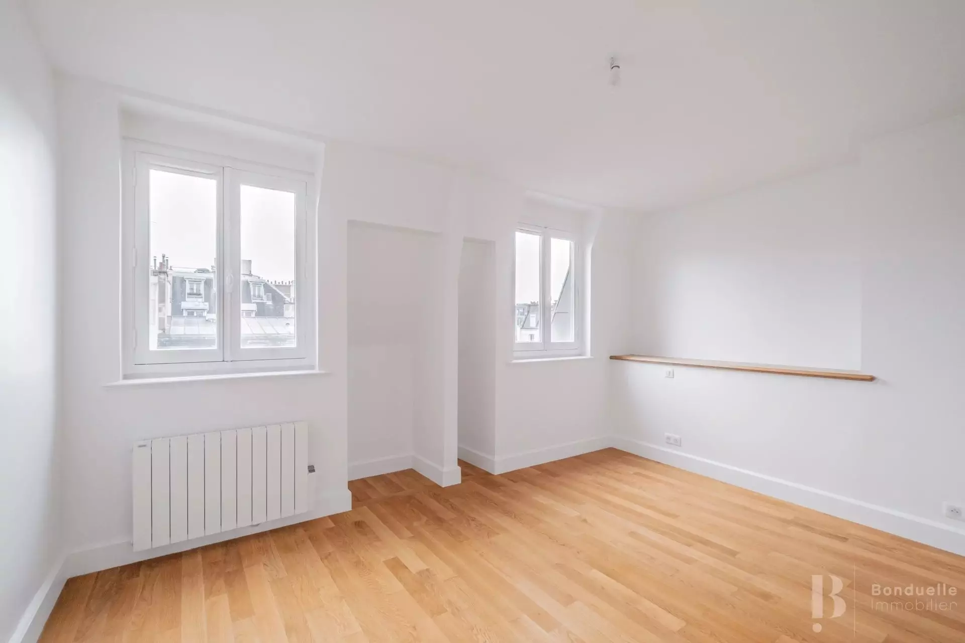 Flat Rue La Boétie in Paris