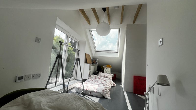 Room Carlton Avenue East in Greater London
