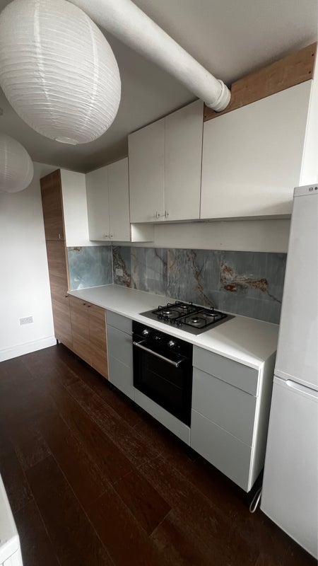 Room Carlton Avenue East in Greater London