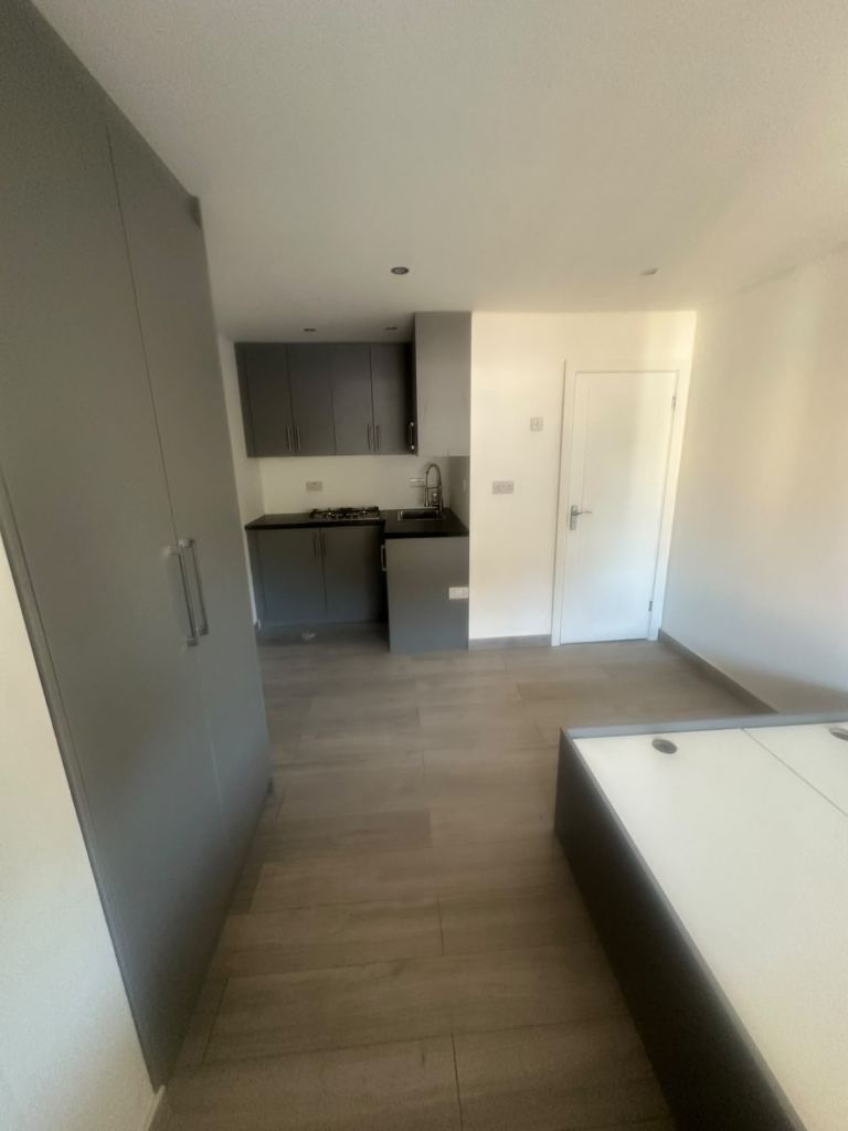 Room Gregory Road in Greater London