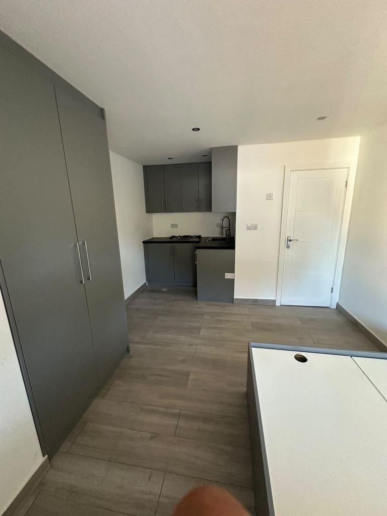 Room Gregory Road in Greater London