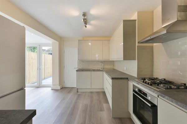 House Hartfield Crescent in London