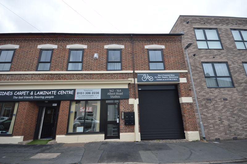 Flat Albert Road in Widnes