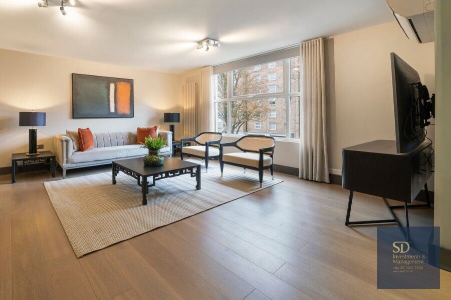 Flat Boydell Court in Greater London