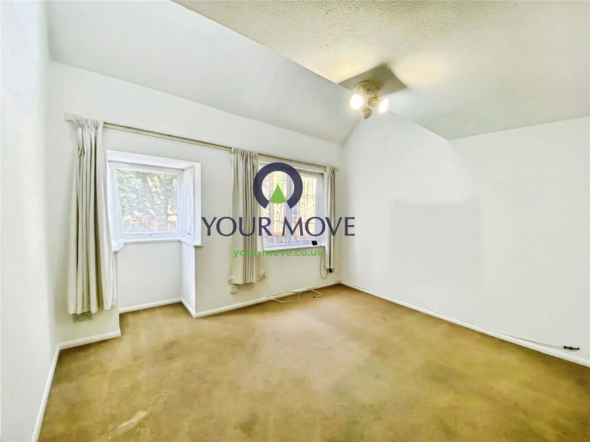 Flat Shott Close in Greater London