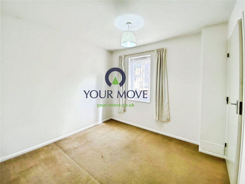 Flat Shott Close in Greater London