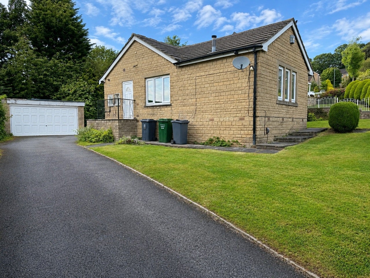 House Northcroft Rise in Bradford