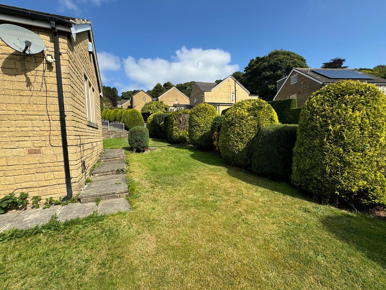 House Northcroft Rise in Bradford