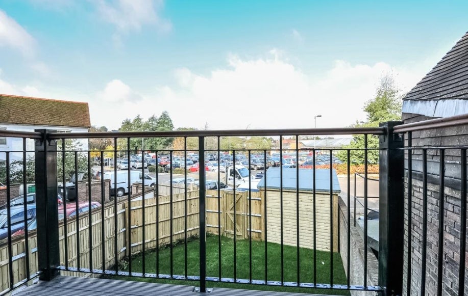 Flat Station Yard in Chesham
