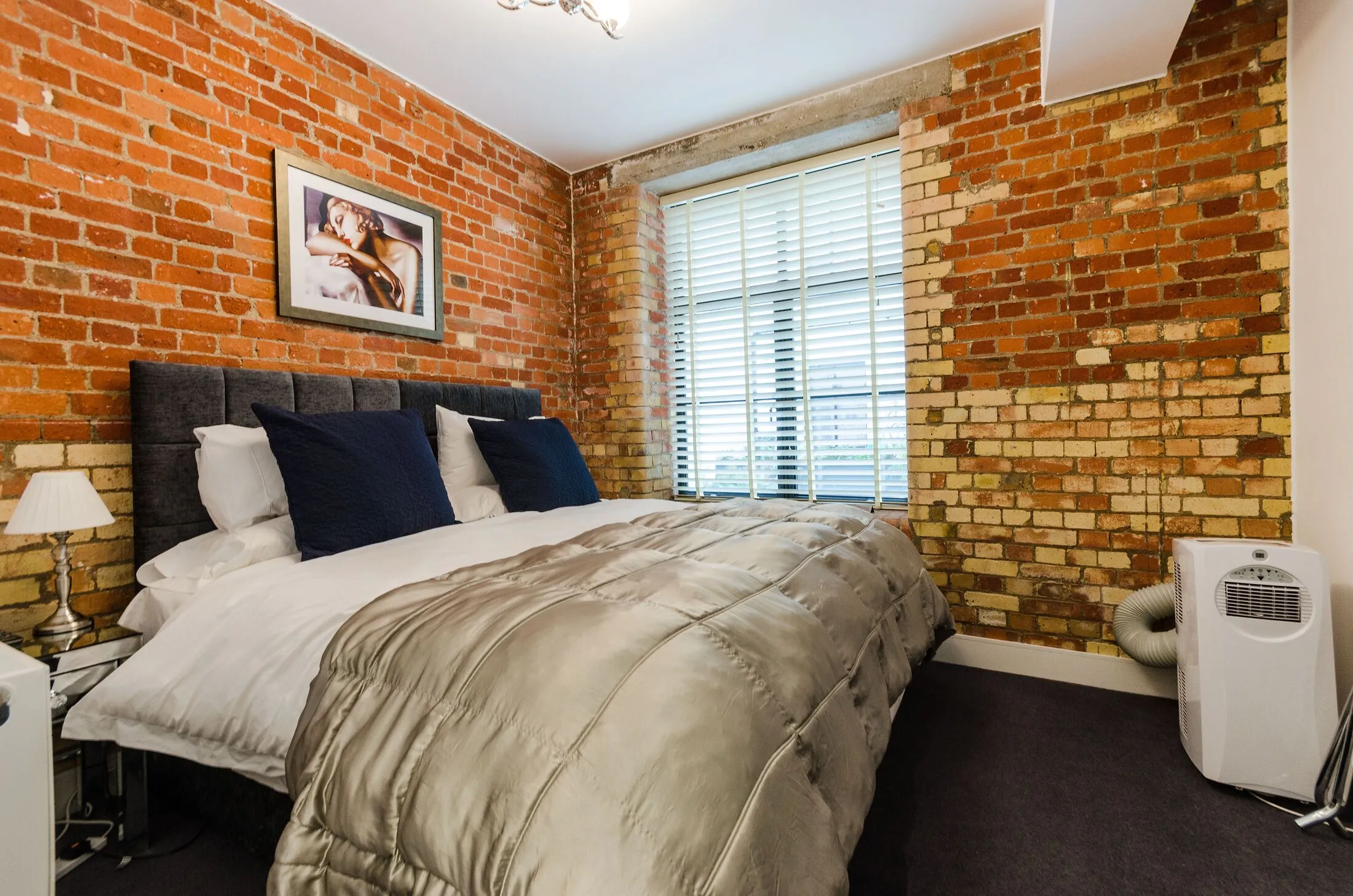 Flat Spa Road in Greater London