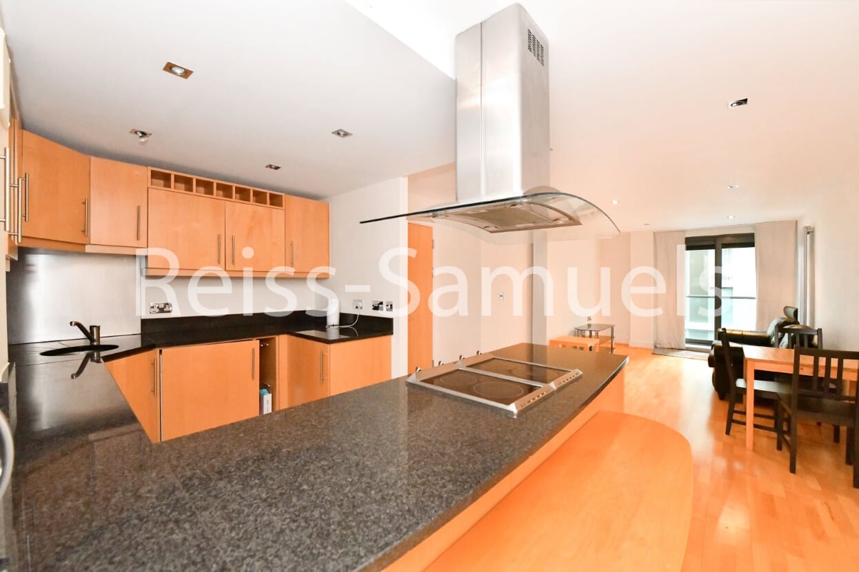 Flat Millharbour in Greater London