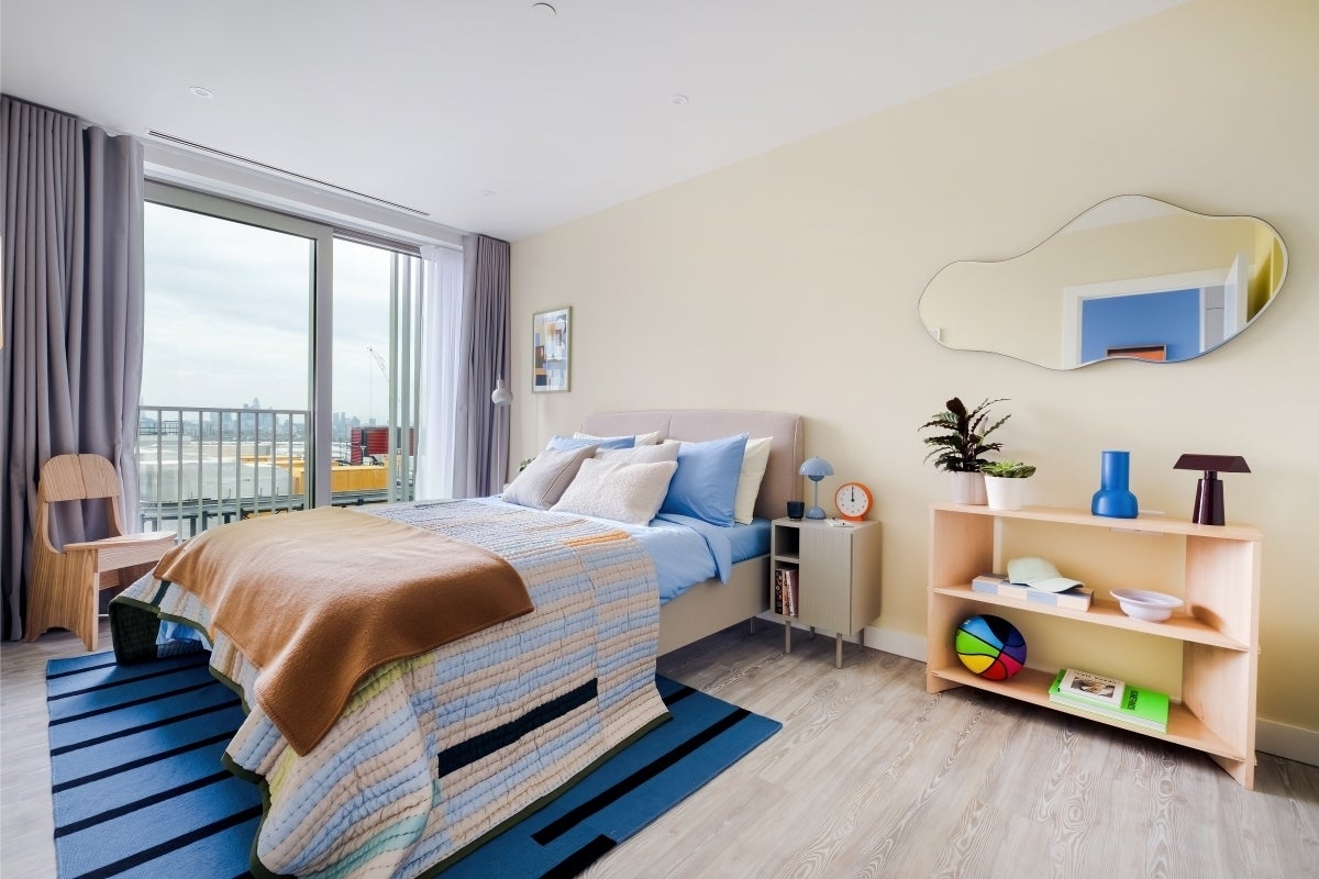 Flat Cherry Park Lane in Greater London