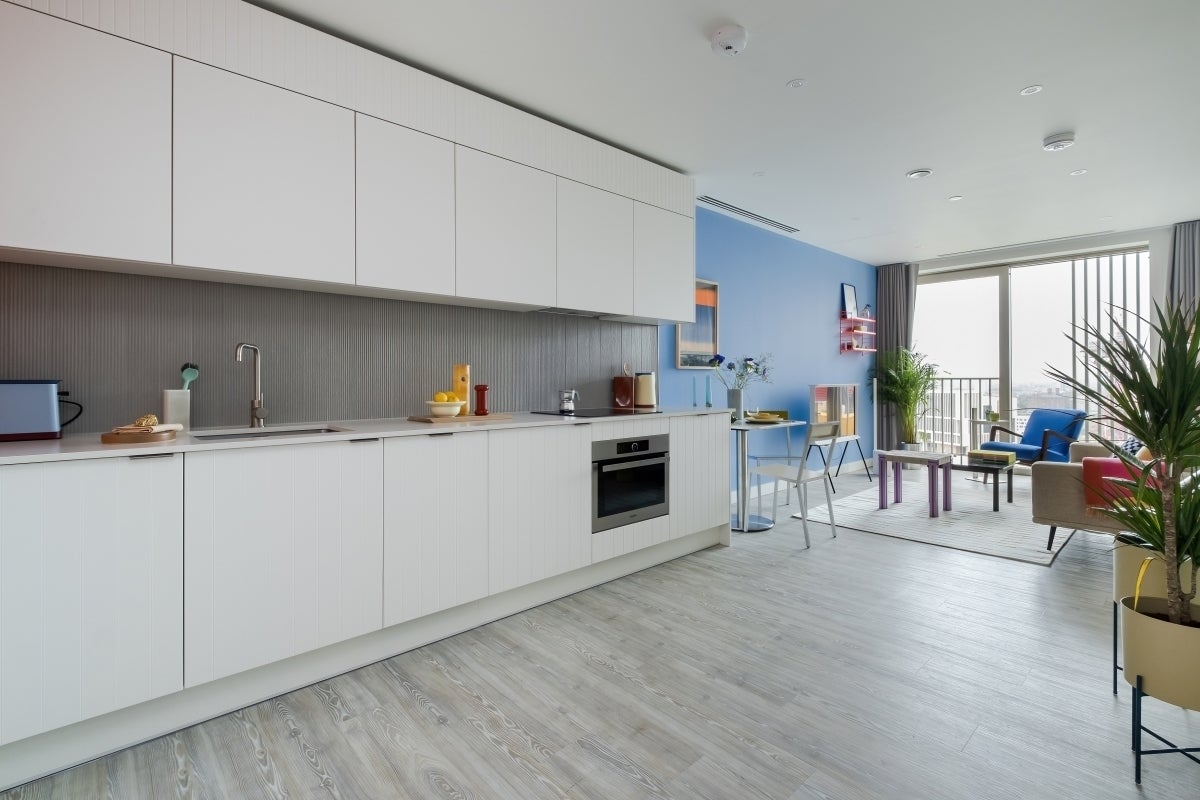 Flat Cherry Park Lane in Greater London