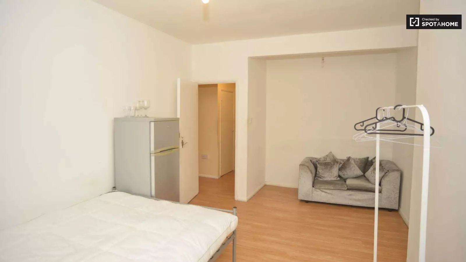 Flat Penford Street in Greater London