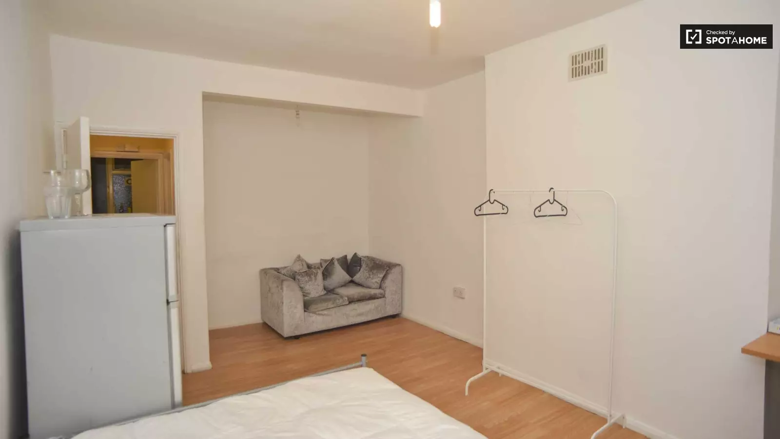 Flat Penford Street in Greater London