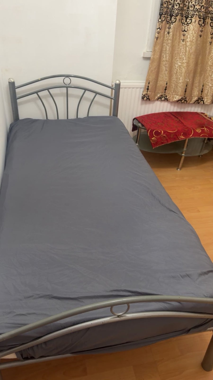 Room Frinton Road in Greater London