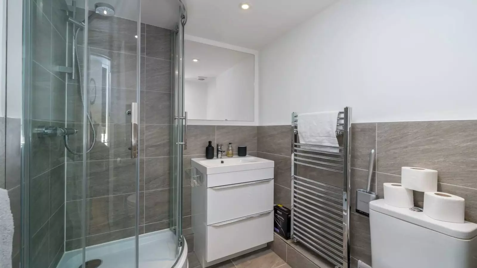 Flat Elystan Street in Greater London