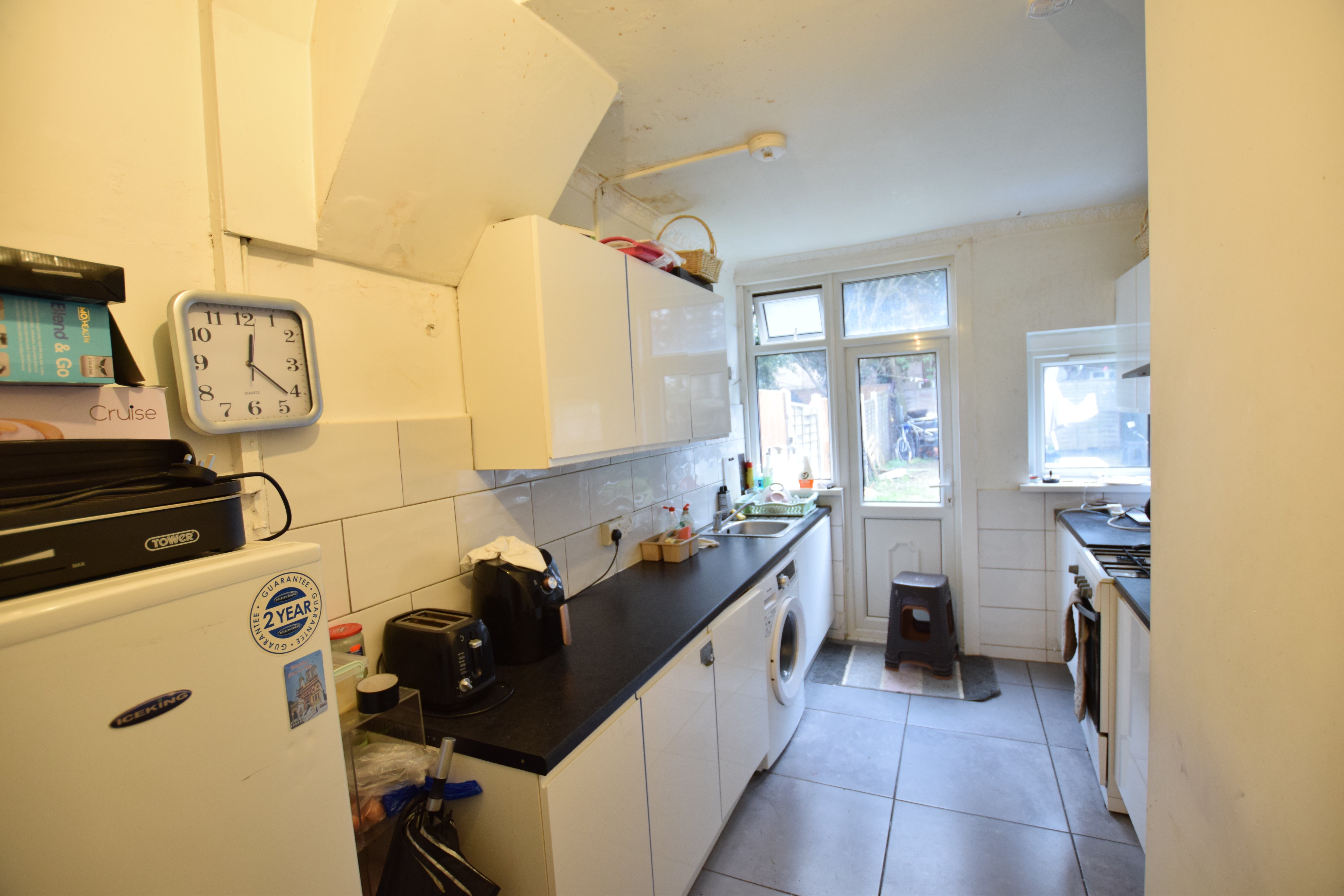 Flat Faircross Avenue in Greater London