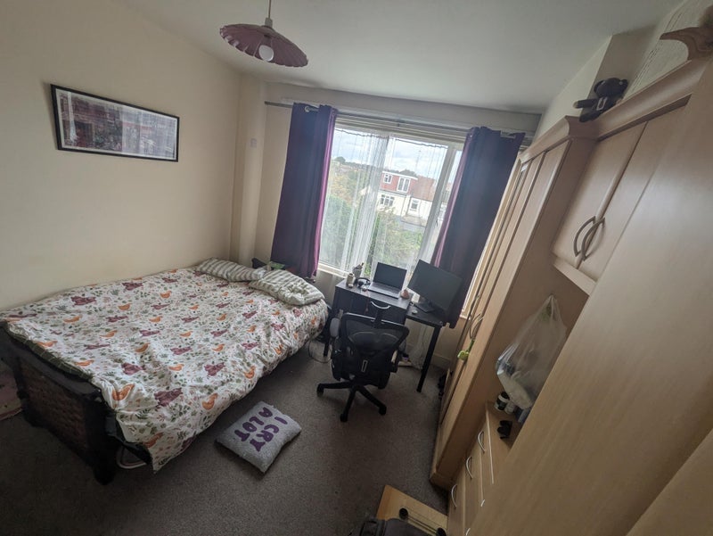 Room Shrewsbury Road in Greater London