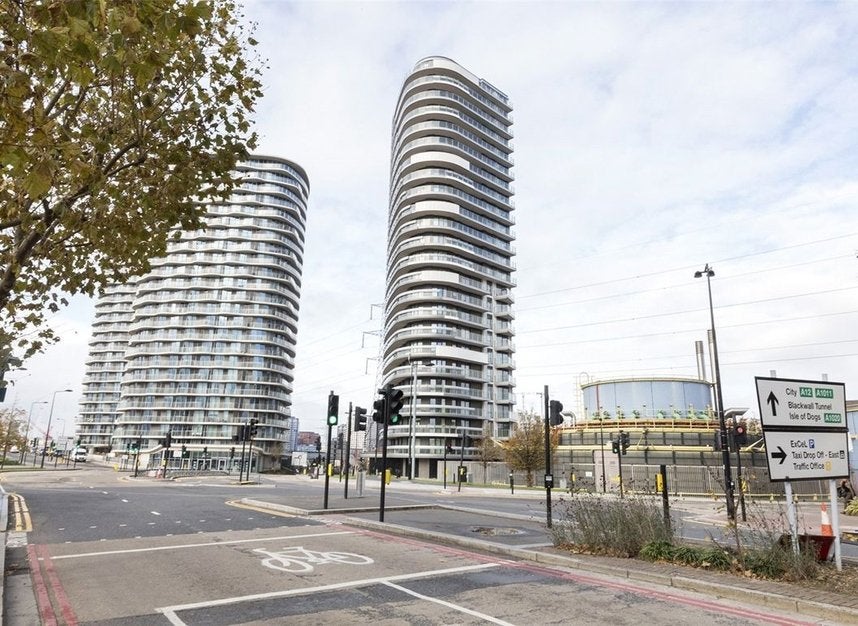 Flat Western Gateway in Greater London