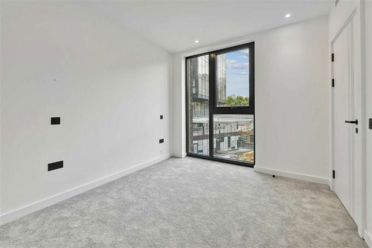 Flat Pennington Quay Walk in Greater London