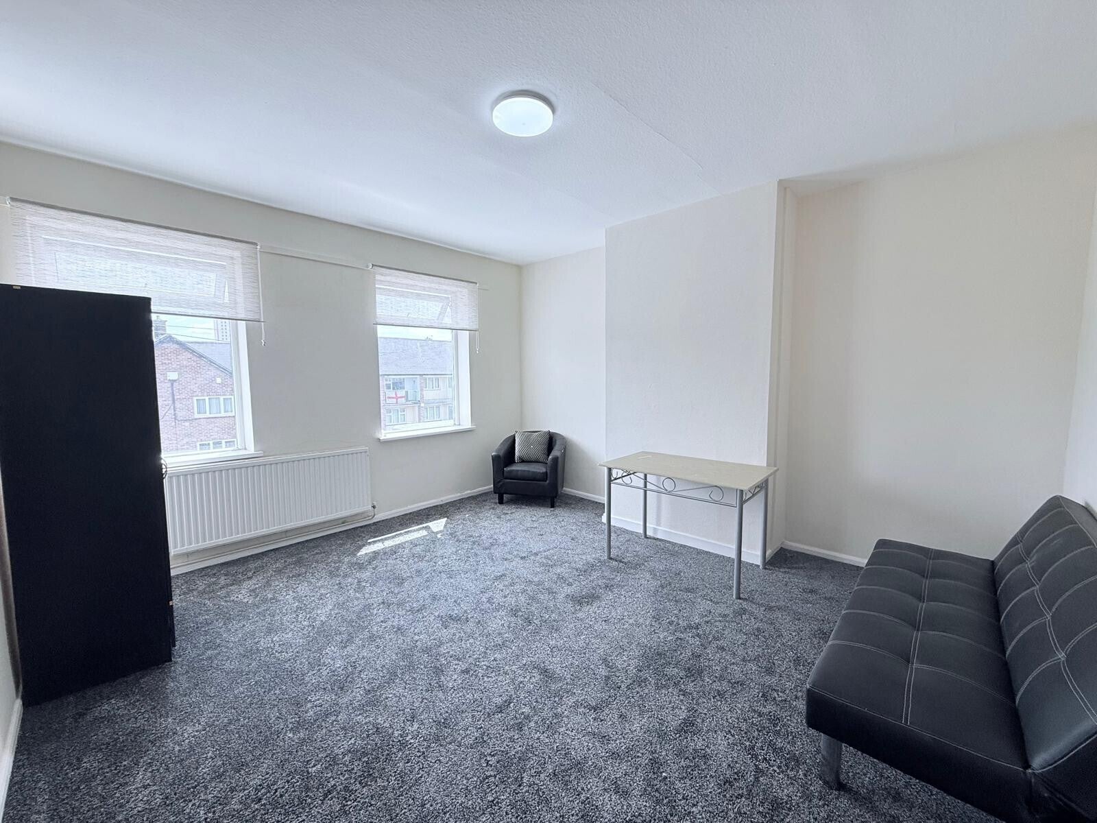 Flat Orford Avenue in Nottingham