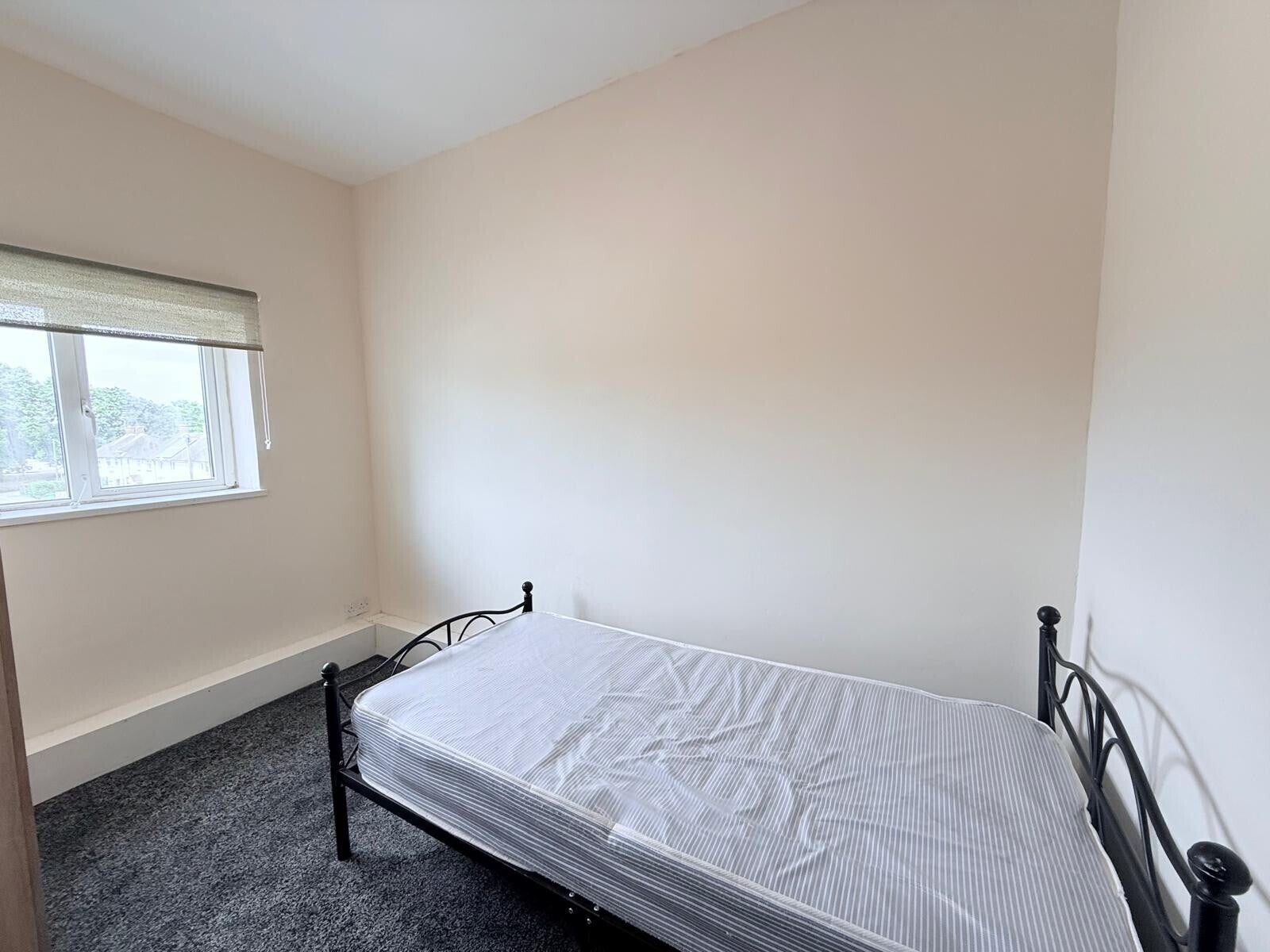Flat Orford Avenue in Nottingham