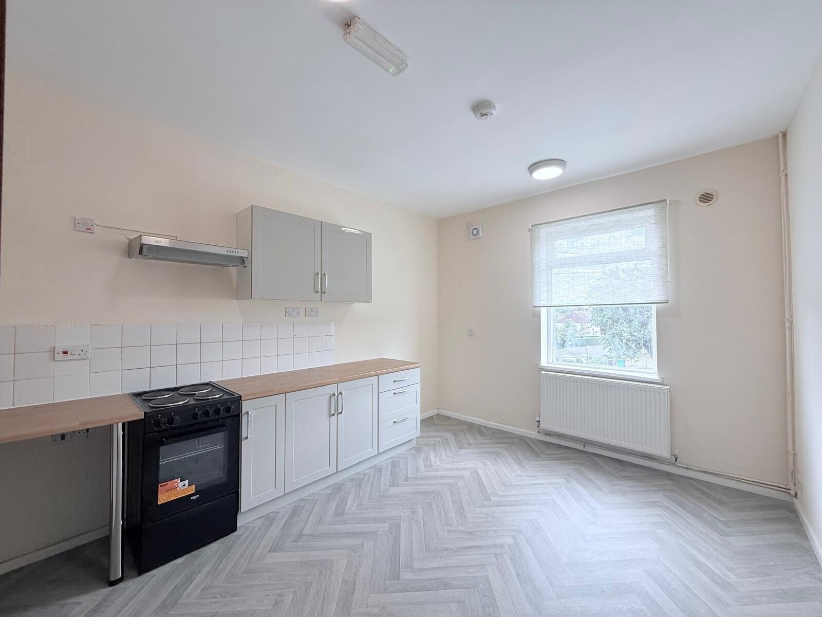 Flat Orford Avenue in Nottingham