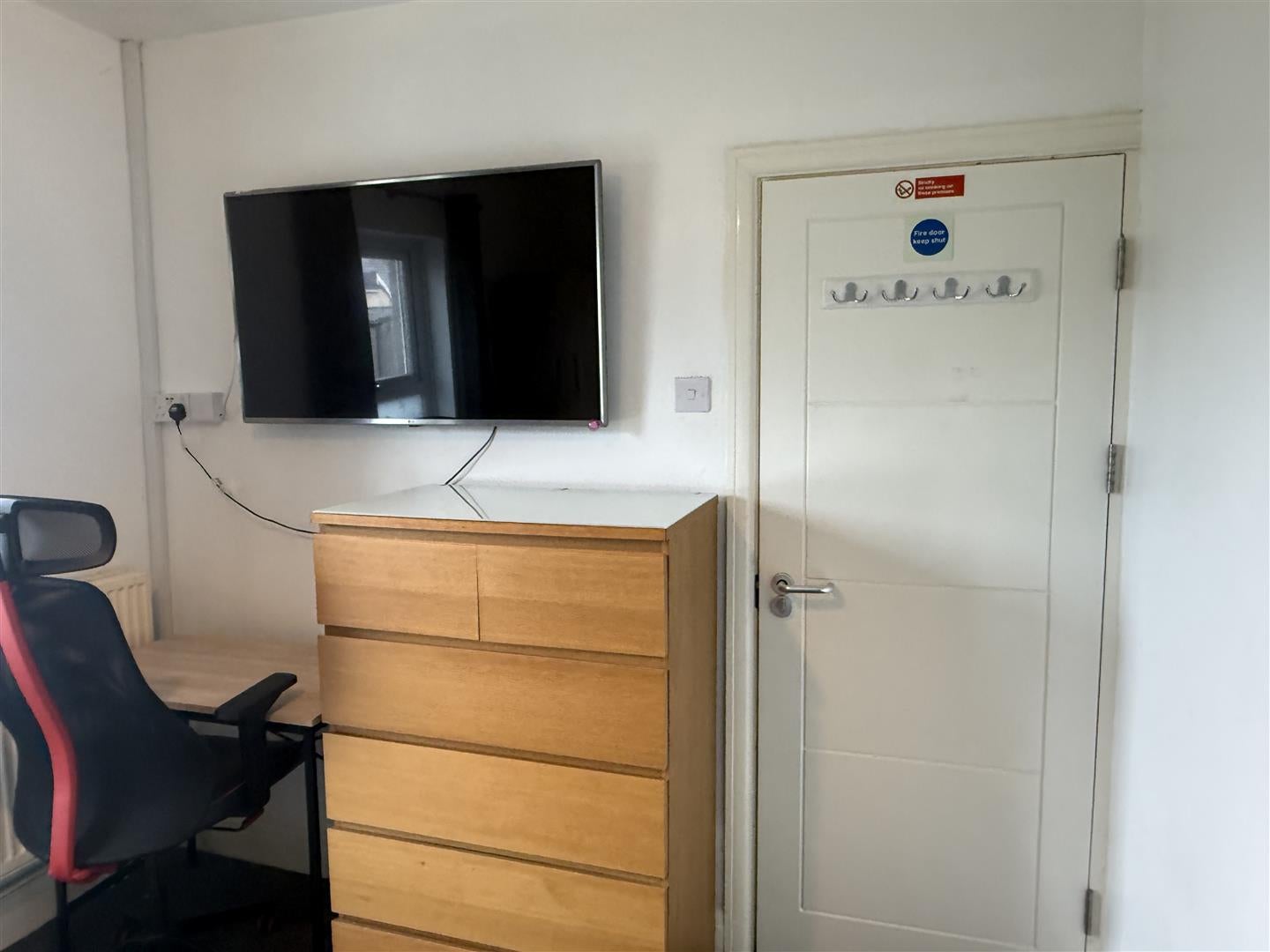 Room Nolton Street in Bridgend