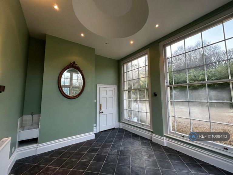 Room Willey Place in Waverley