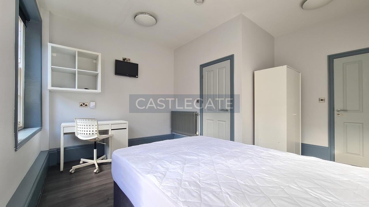 Room St George's Square in Kirklees