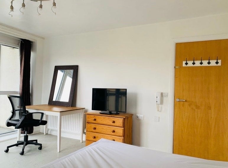 Room Medlar Street in Greater London