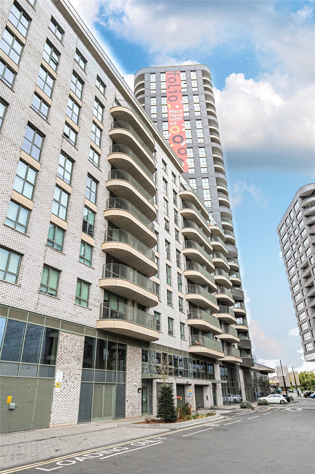 Flat Green Street in Greater London