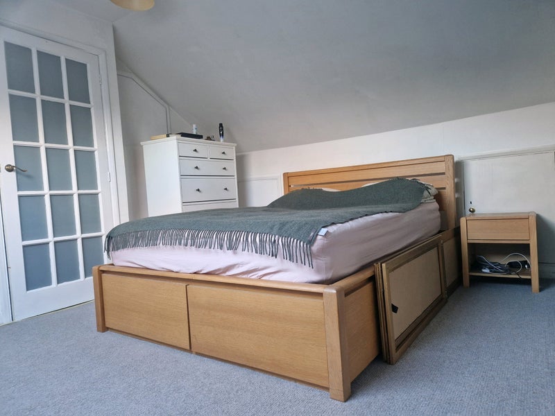 Room Rosenau Crescent in Greater London