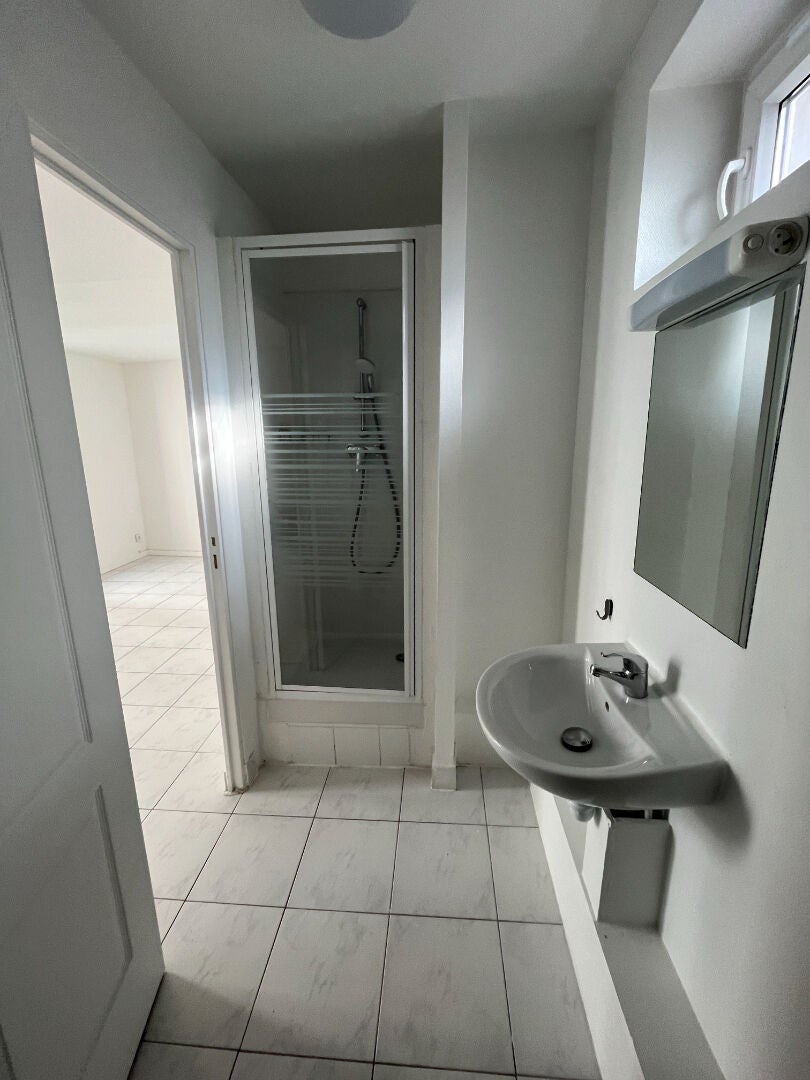 Flat Rue d'Aubervilliers in Paris