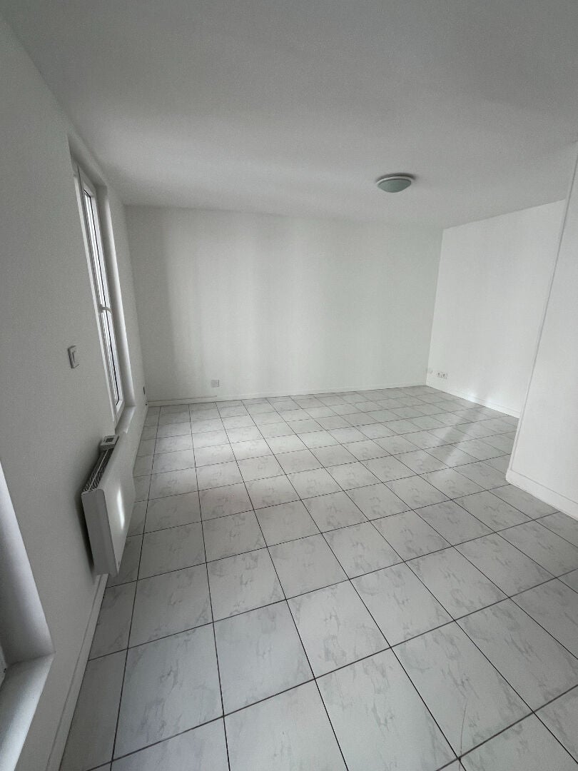 Flat Rue d'Aubervilliers in Paris