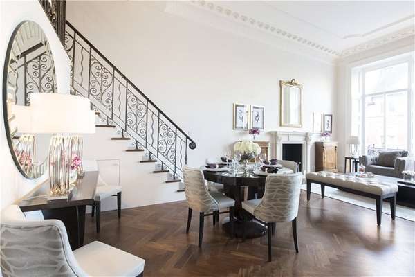 Flat Cadogan Square in Greater London