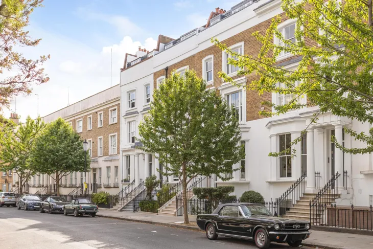Flat Blenheim Crescent in Greater London