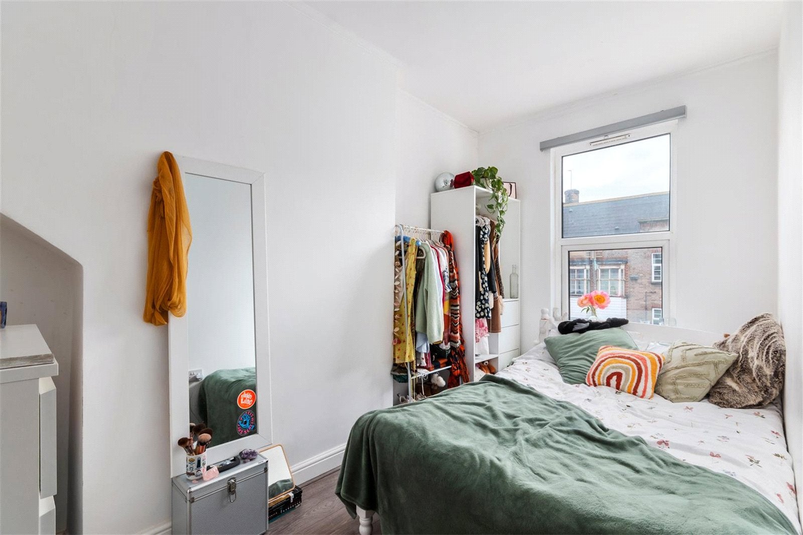 Flat Streatham High Road in Greater London