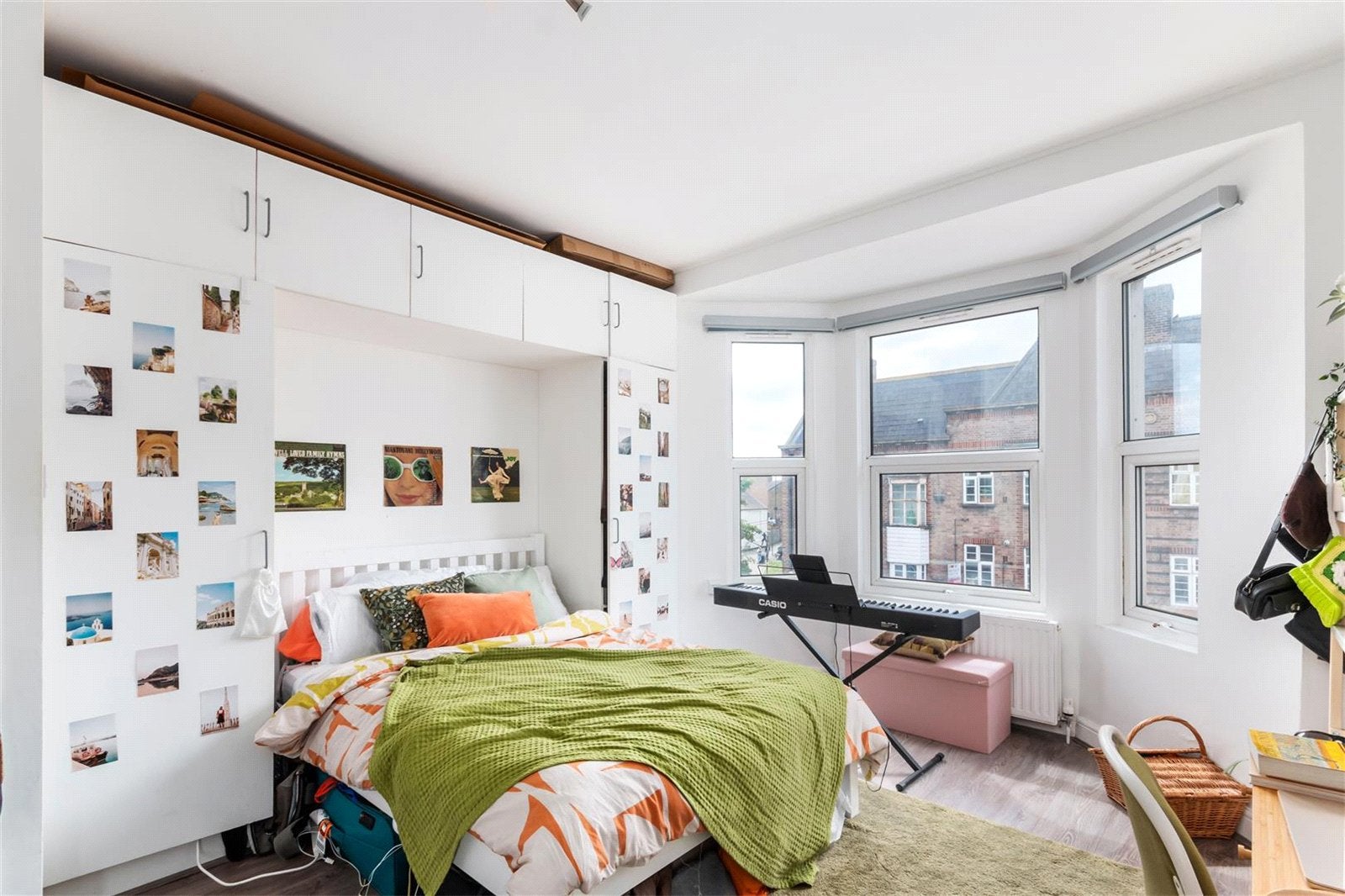 Flat Streatham High Road in Greater London