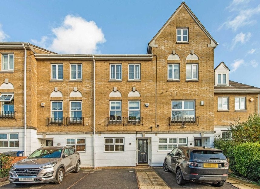 House Ribblesdale Avenue in Greater London
