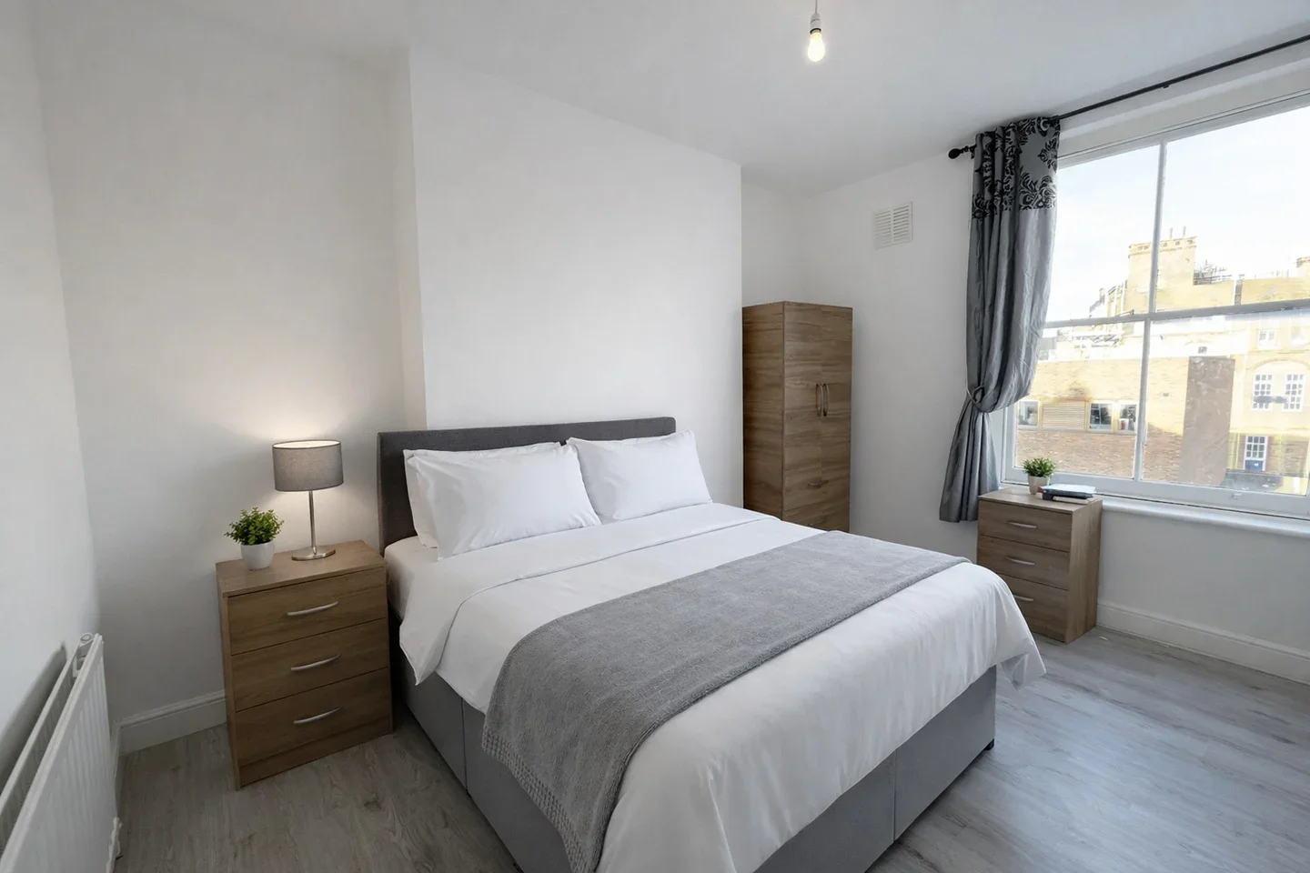 Room New Cross Road in Greater London