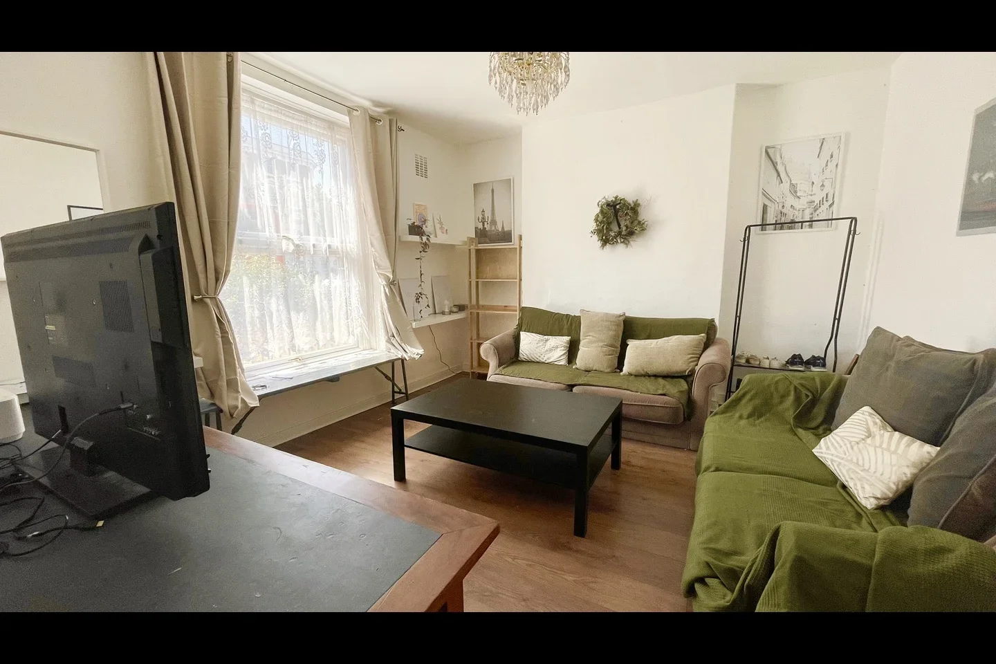 Room New Cross Road in Greater London