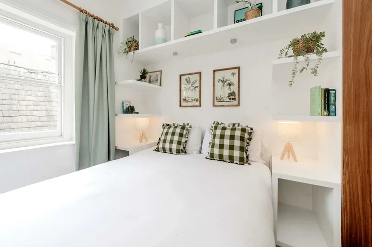 Flat Devonshire Terrace in City of Westminster