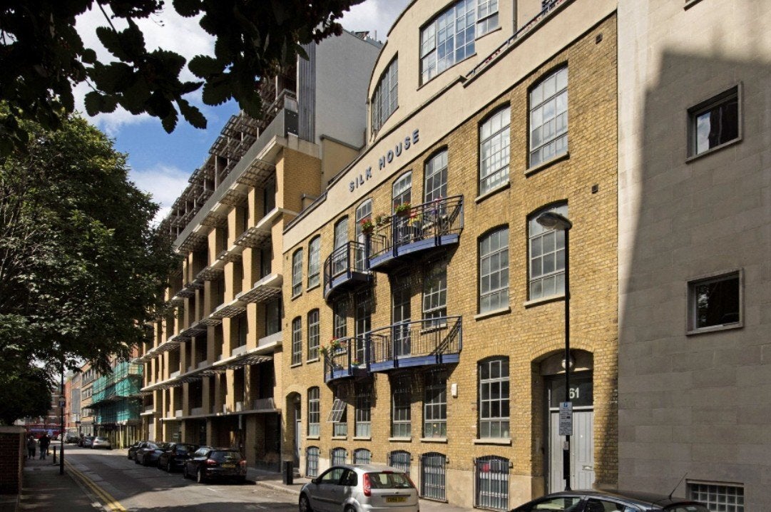Flat Bastwick Street in Greater London