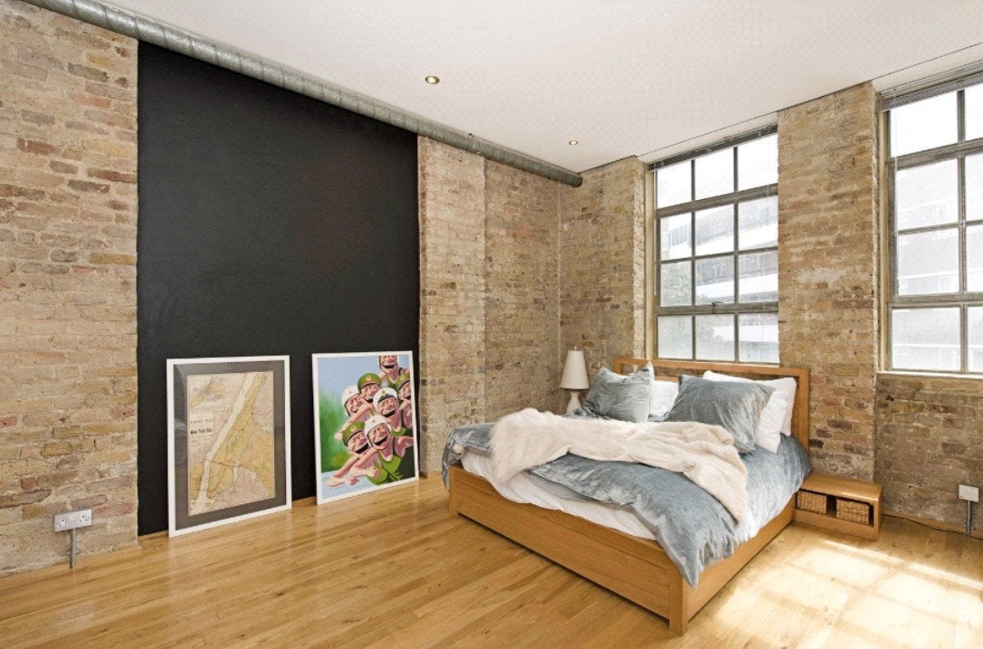 Flat Bastwick Street in Greater London