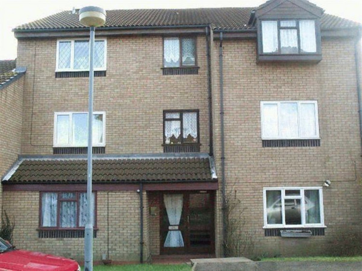 Flat Lancia Close in Coventry