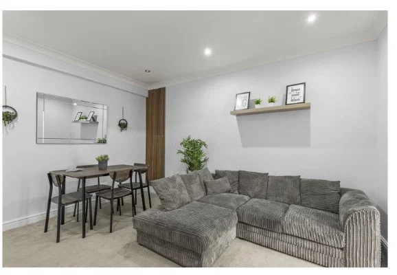 Room Southcroft Road in Greater London