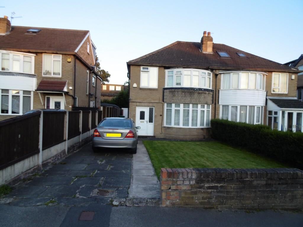 House Carr Manor Road in Leeds